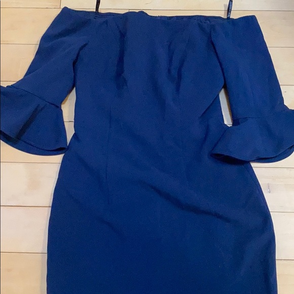 Black halo navy flutter sleeve off shoulder dress - Picture 4 of 4
